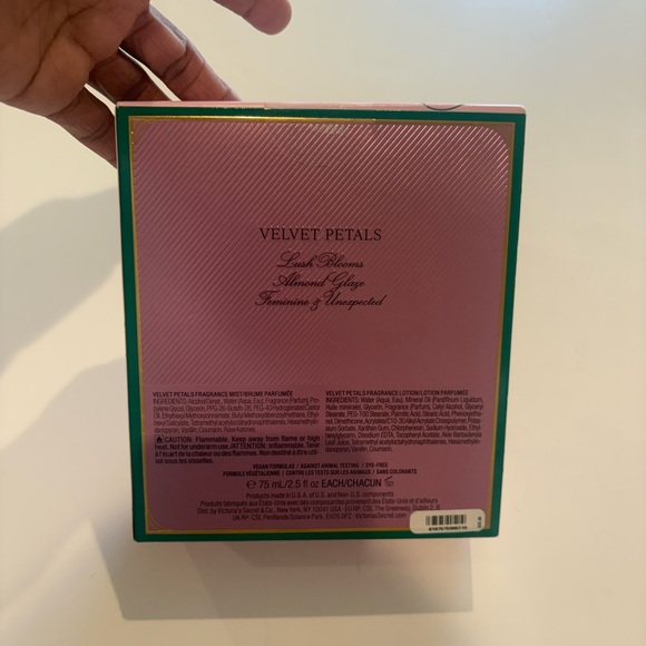 Victoria's Secret Velvet Petals Fragrance Mist & Lotion Gift Set - Pink NEW - Picture 4 of 5